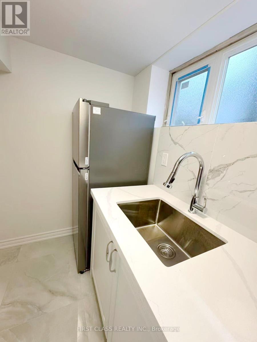 Lower - 741 Proctor Road, Burlington, Ontario  L7R 3E5 - Photo 20 - W12953116