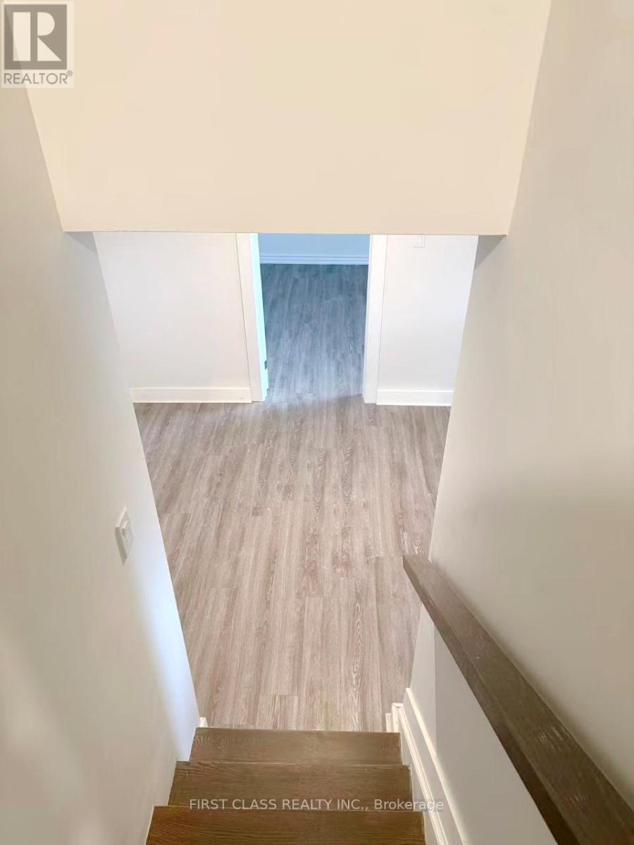 Lower - 741 Proctor Road, Burlington, Ontario  L7R 3E5 - Photo 3 - W12953116