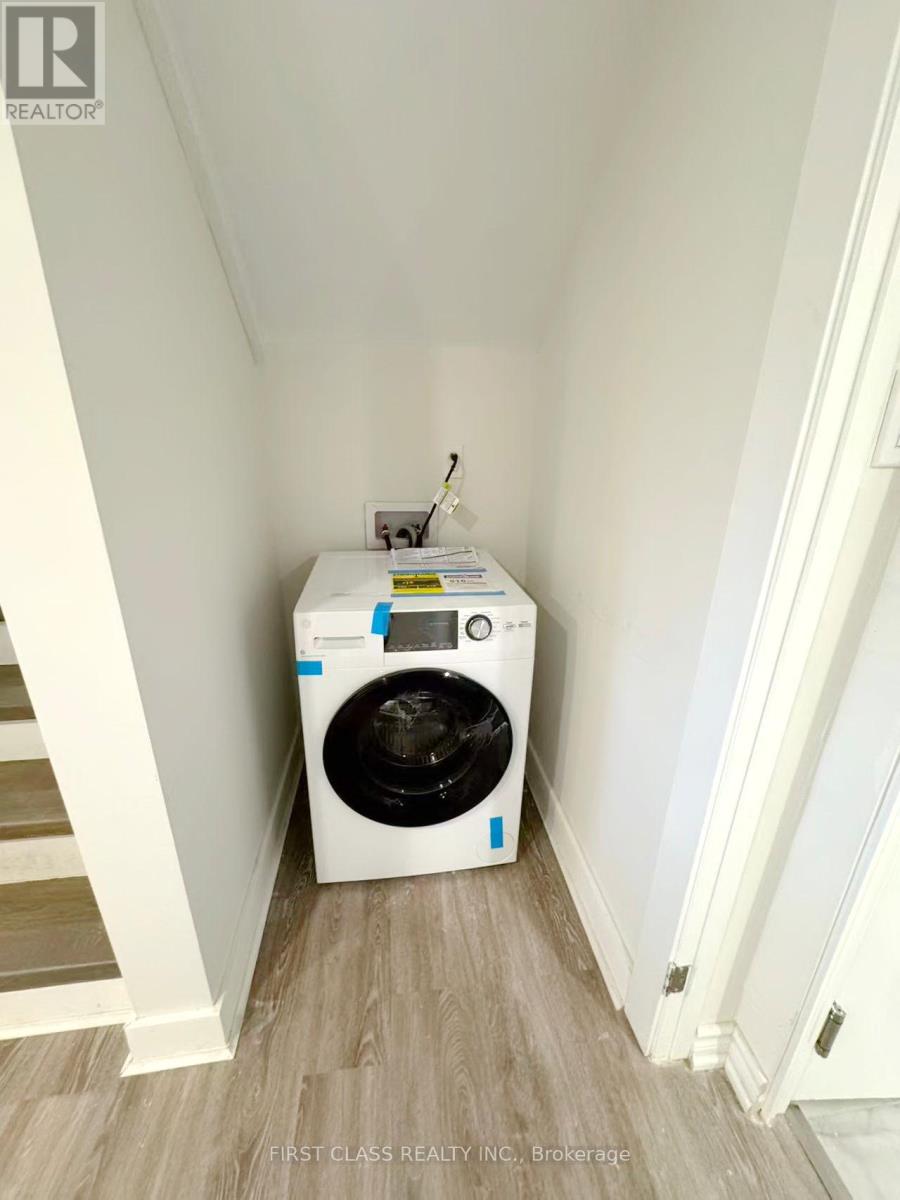 Lower - 741 Proctor Road, Burlington, Ontario  L7R 3E5 - Photo 6 - W12953116