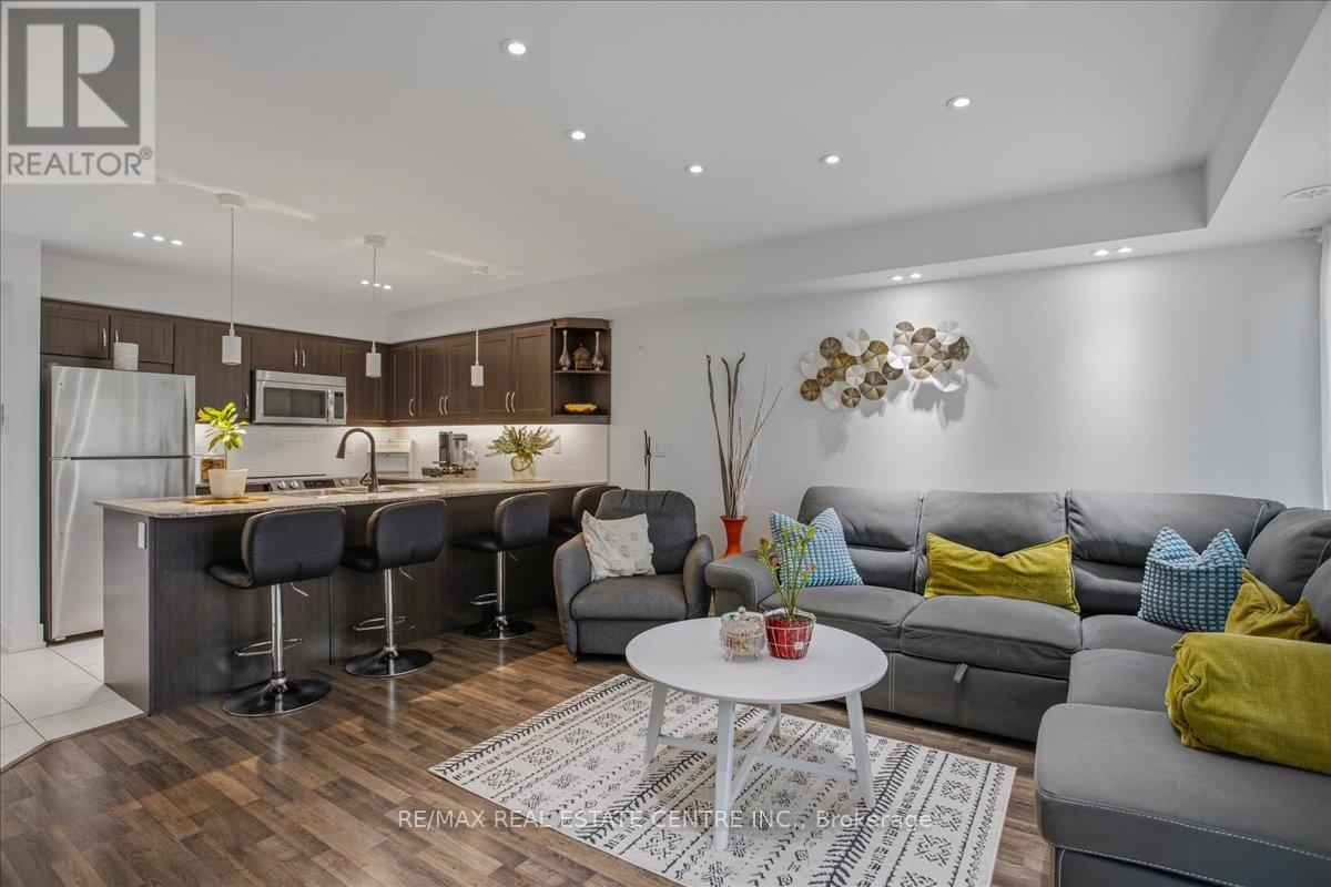 307 - 132 Widdicombe Hill Boulevard, Toronto, Ontario  M9R 0A9 - Photo 5 - W12953192