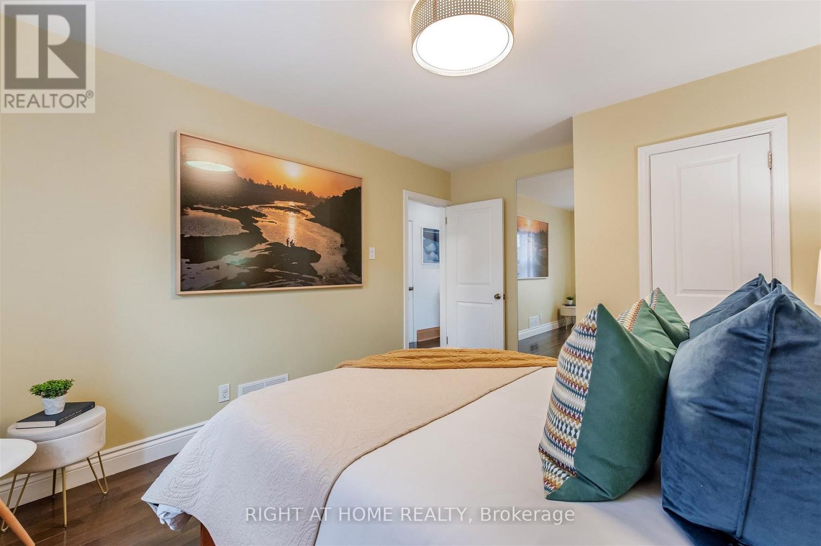 17 Claybrooke Street, Toronto, Ontario  M6M 3P6 - Photo 21 - W12953204