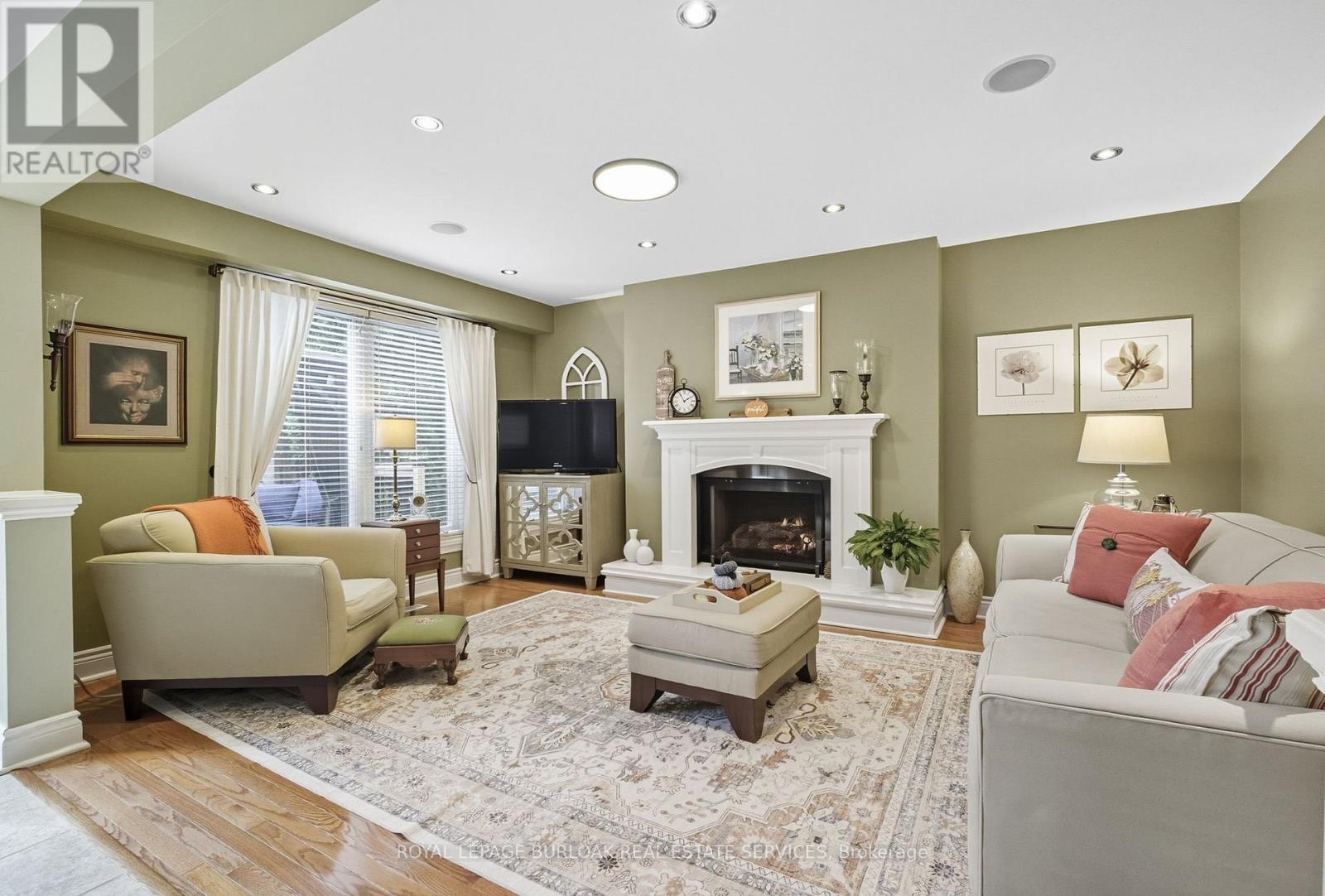 1580 Woodeden Drive, Mississauga, Ontario  L5H 3S5 - Photo 8 - W12953210