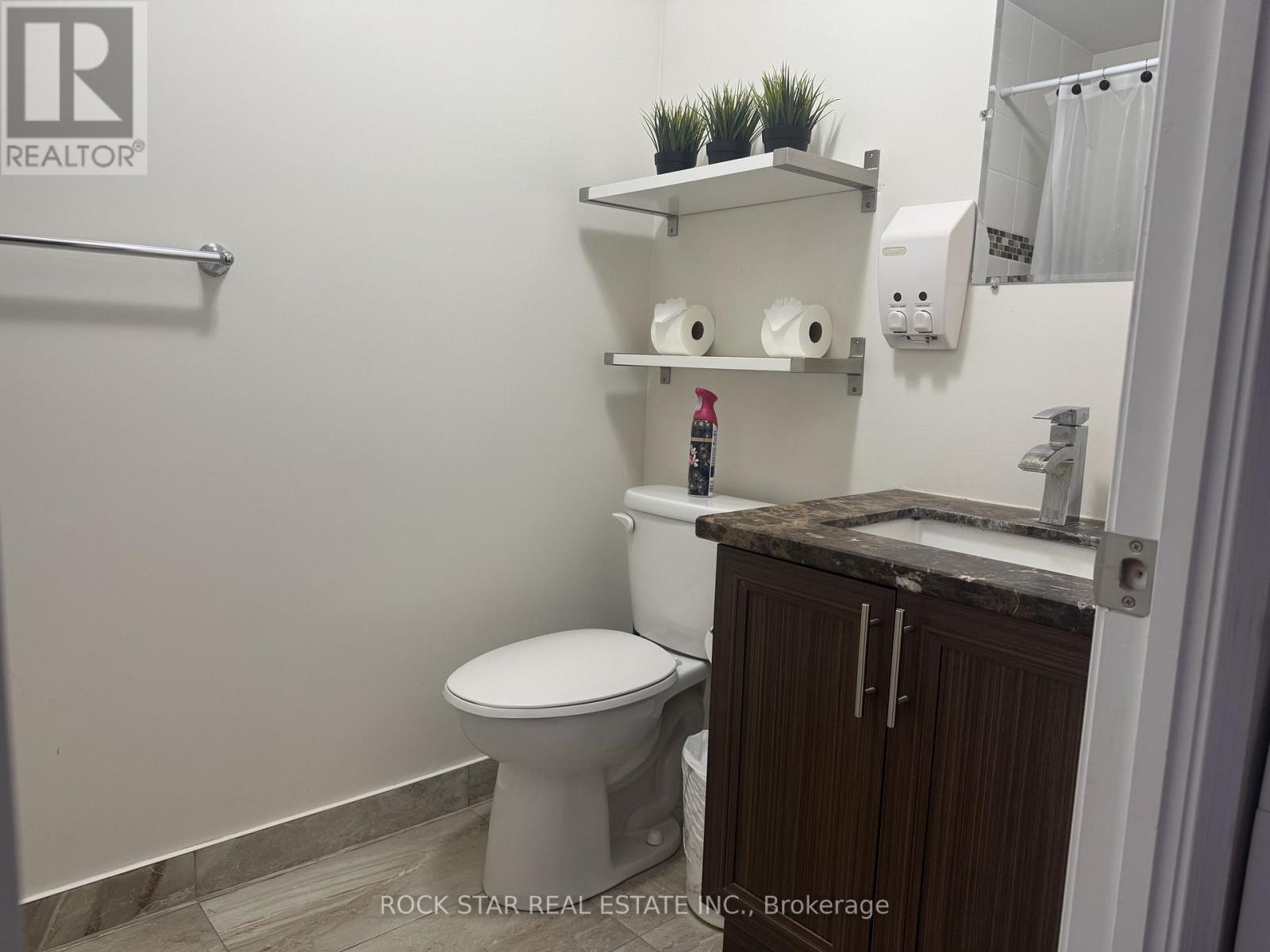 305 - 73 Washington Avenue, Oakville, Ontario  L6K 1W5 - Photo 11 - W12953288