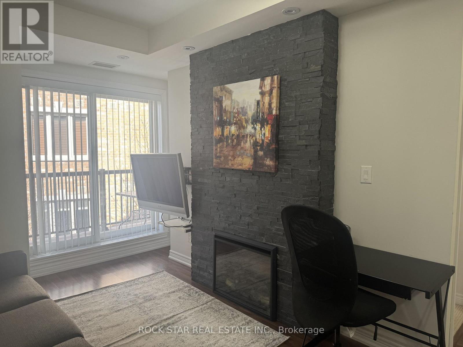 305 - 73 Washington Avenue, Oakville, Ontario  L6K 1W5 - Photo 3 - W12953288