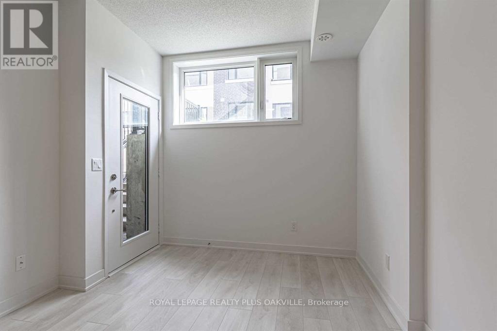 305 - 1139 Cooke Boulevard, Burlington, Ontario  L7T 4A8 - Photo 8 - W12953290