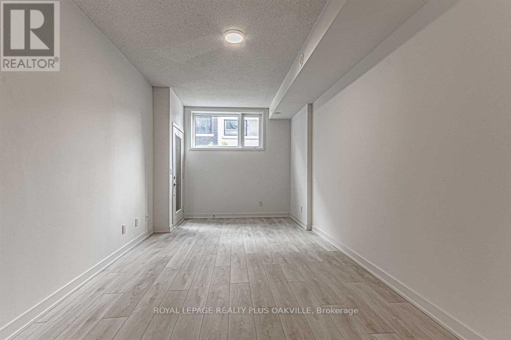 305 - 1139 Cooke Boulevard, Burlington, Ontario  L7T 4A8 - Photo 9 - W12953290