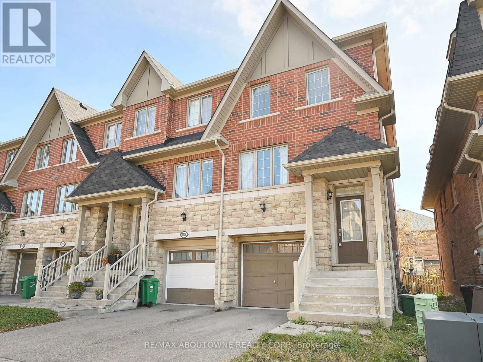 1314 Granrock Crescent, Mississauga, Ontario  L5V 0E1 - Photo 2 - W12953310