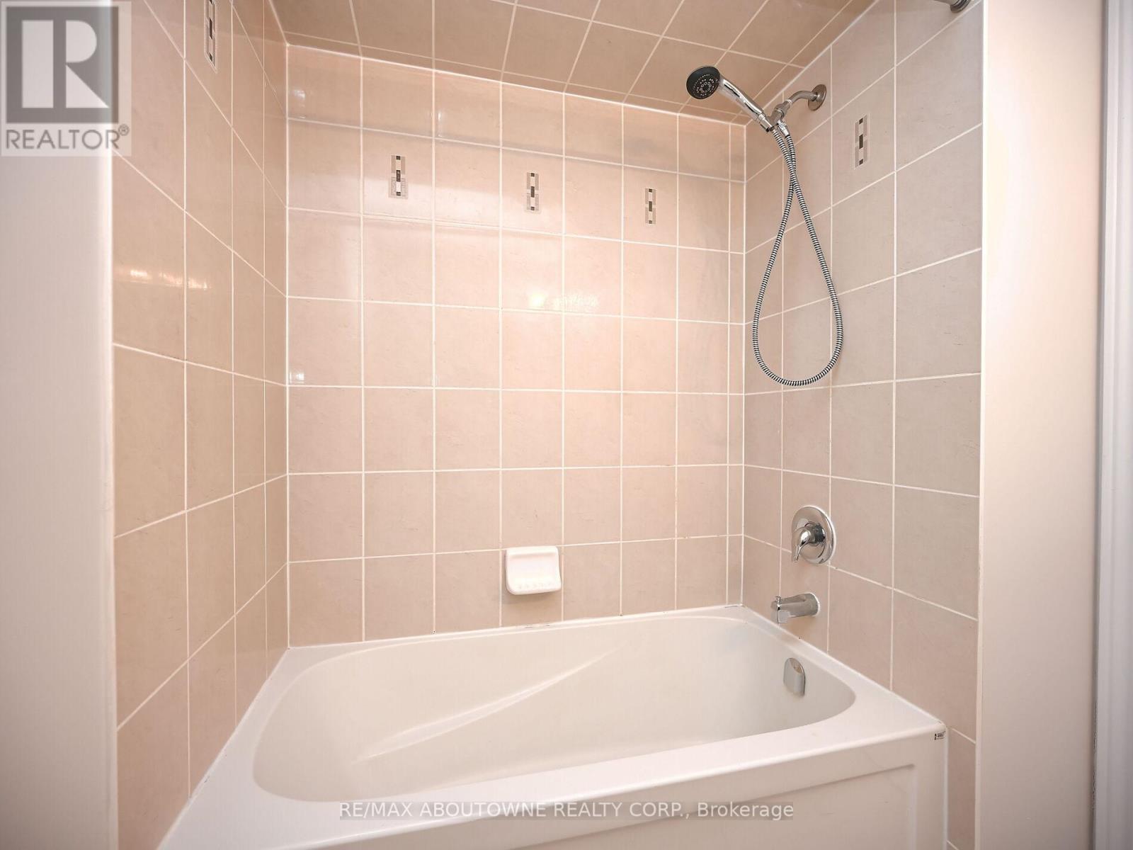 1314 Granrock Crescent, Mississauga, Ontario  L5V 0E1 - Photo 36 - W12953310