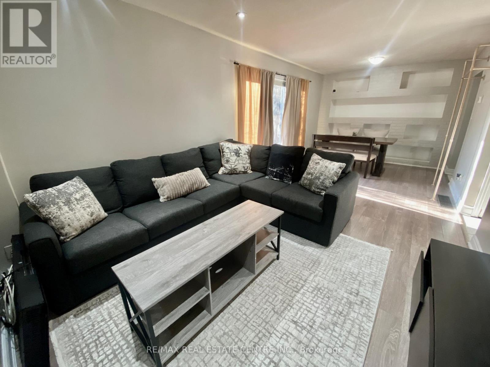 17 - 2755 Windwood Drive, Mississauga, Ontario  L5N 2C8 - Photo 2 - W12953320