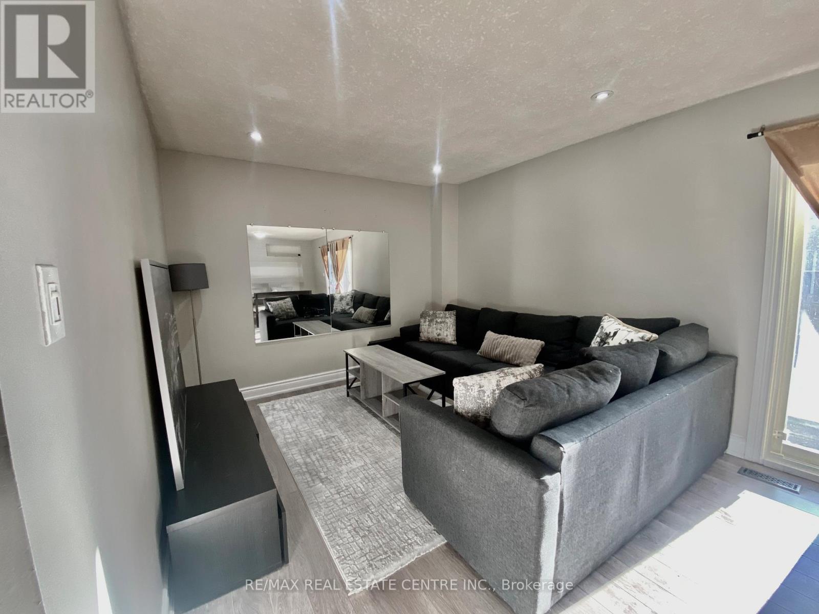 17 - 2755 Windwood Drive, Mississauga, Ontario  L5N 2C8 - Photo 3 - W12953320