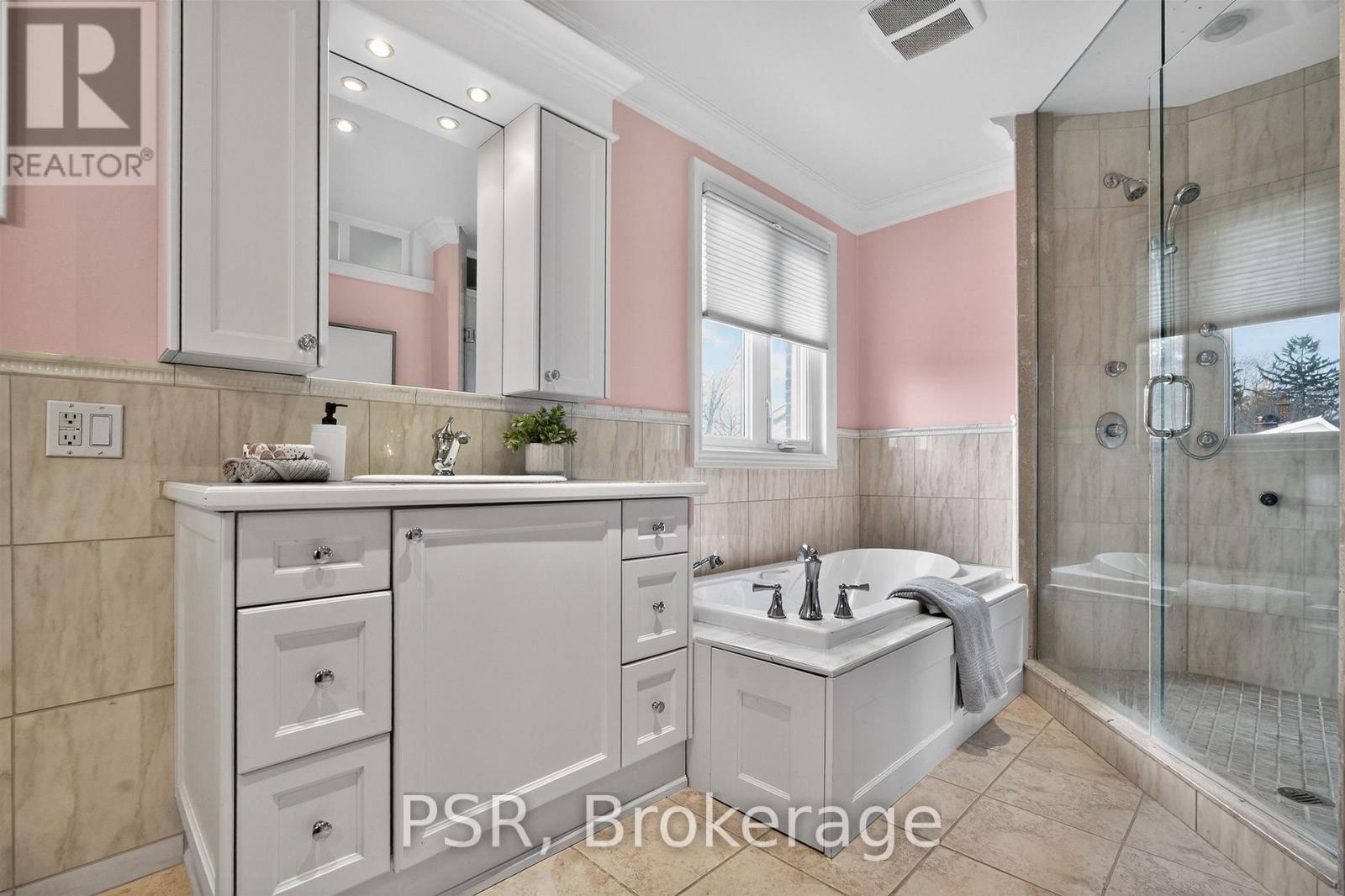 575 Patricia Drive, Oakville, Ontario  L6K 1M4 - Photo 22 - W12953322