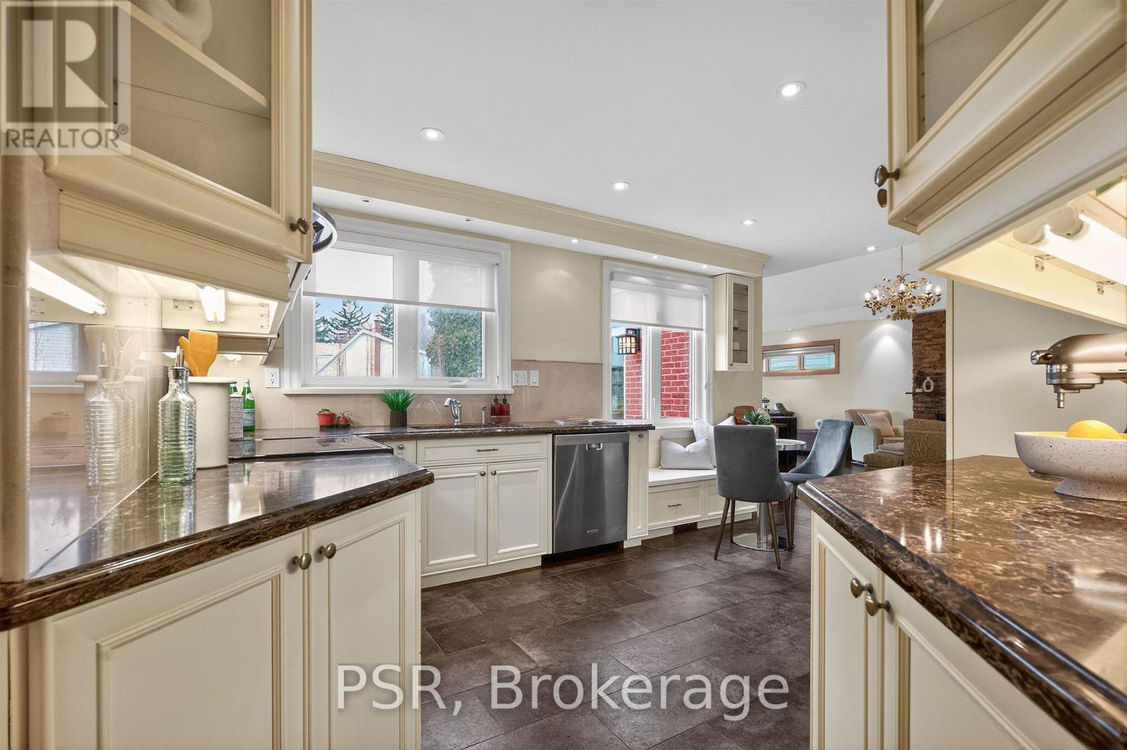 575 Patricia Drive, Oakville, Ontario  L6K 1M4 - Photo 8 - W12953322