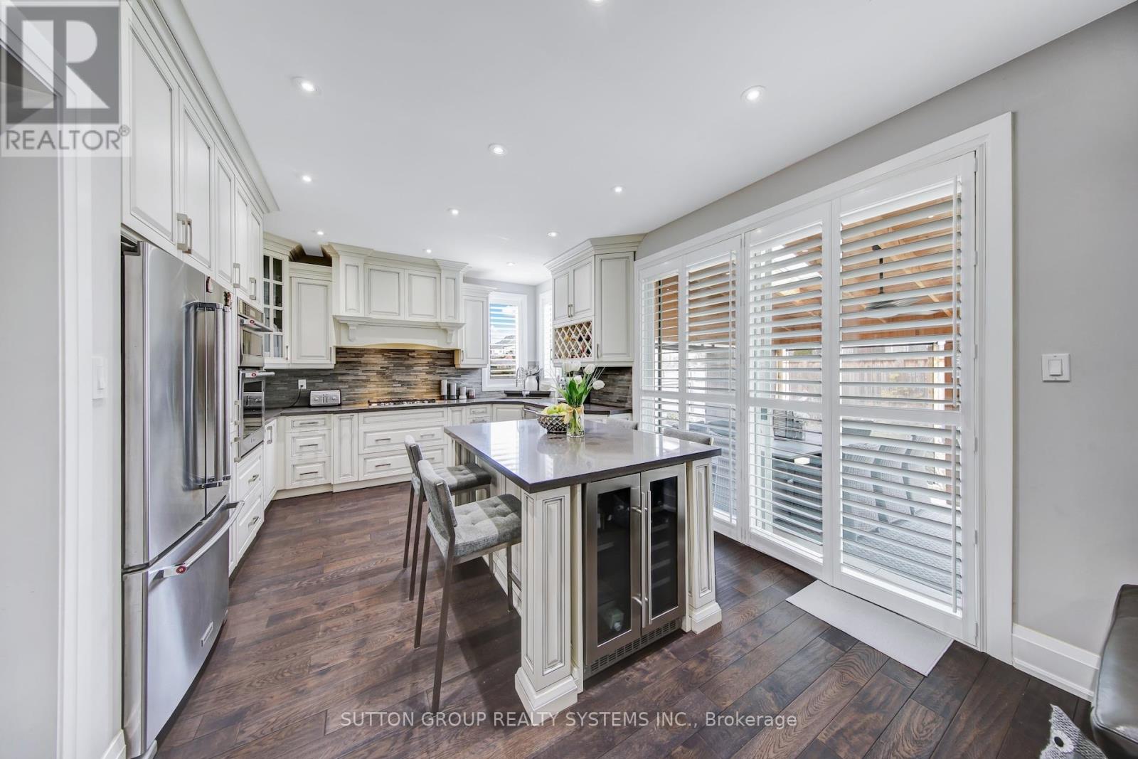 3336 Crompton Crescent, Mississauga, Ontario  L5B 4C7 - Photo 11 - W12953340