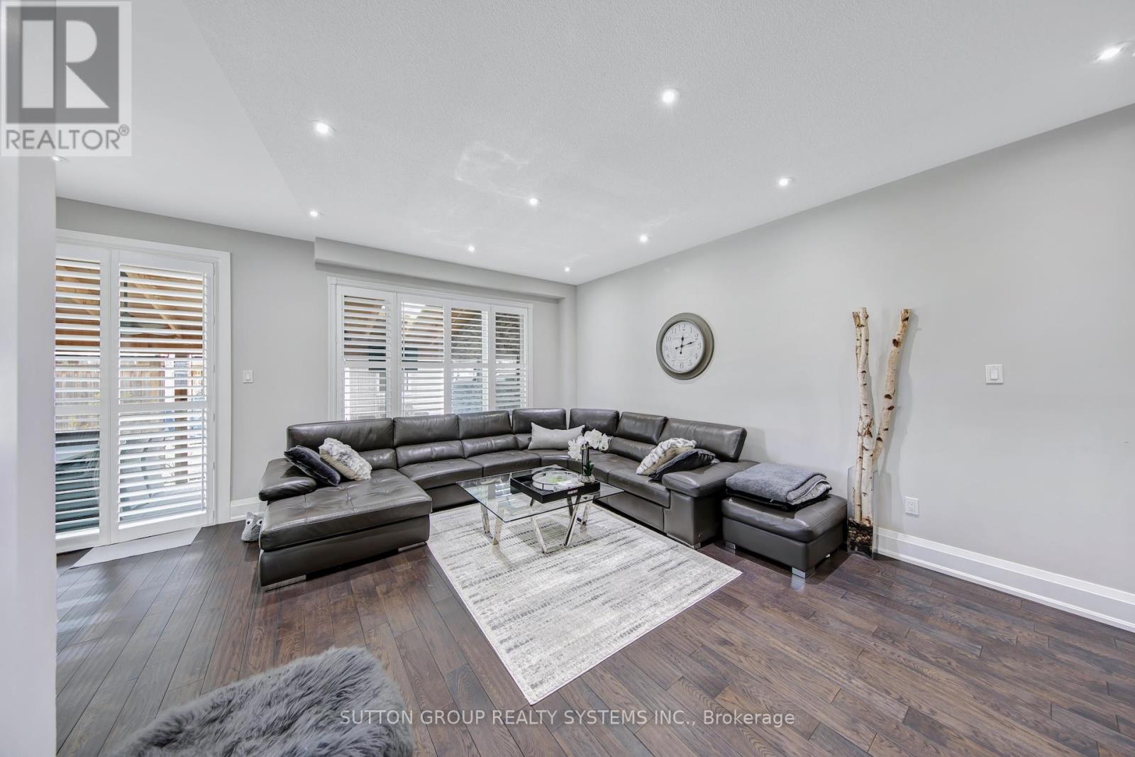 3336 Crompton Crescent, Mississauga, Ontario  L5B 4C7 - Photo 17 - W12953340