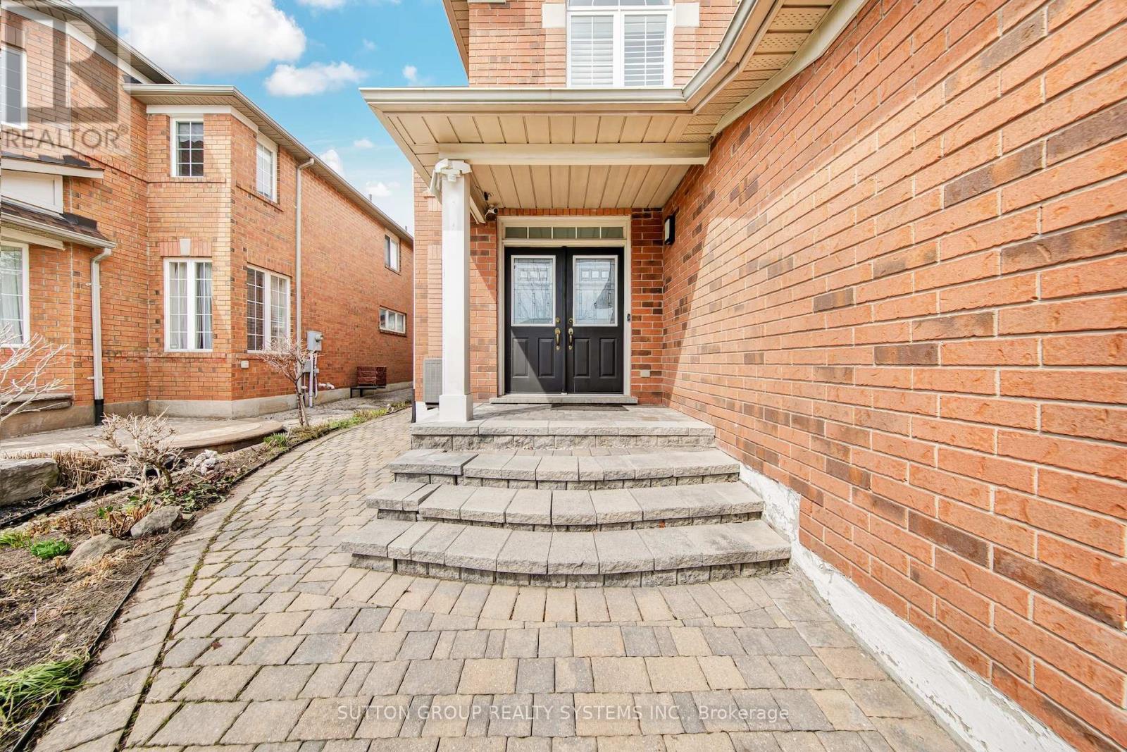 3336 Crompton Crescent, Mississauga, Ontario  L5B 4C7 - Photo 3 - W12953340