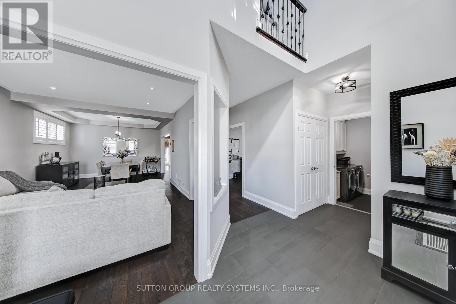 3336 Crompton Crescent, Mississauga, Ontario  L5B 4C7 - Photo 6 - W12953340