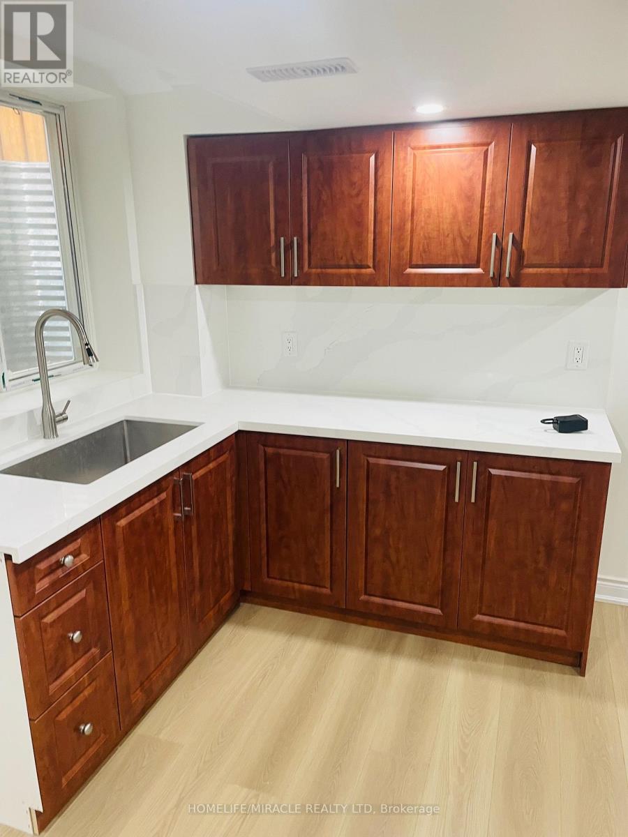 Bsmt - 1-2341 Canonridge Circle, Oakville, Ontario  L6M 4T9 - Photo 10 - W12953342