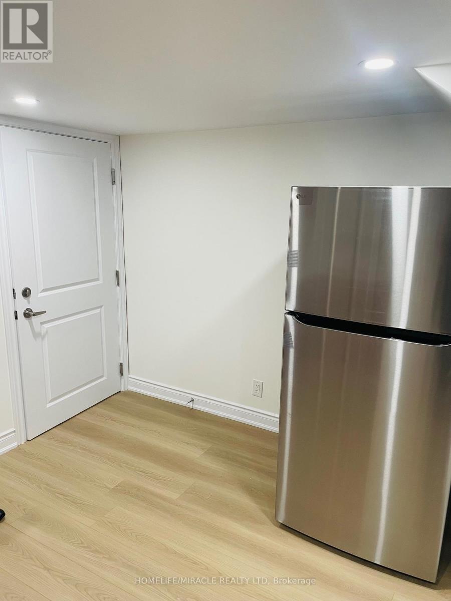 Bsmt - 1-2341 Canonridge Circle, Oakville, Ontario  L6M 4T9 - Photo 11 - W12953342