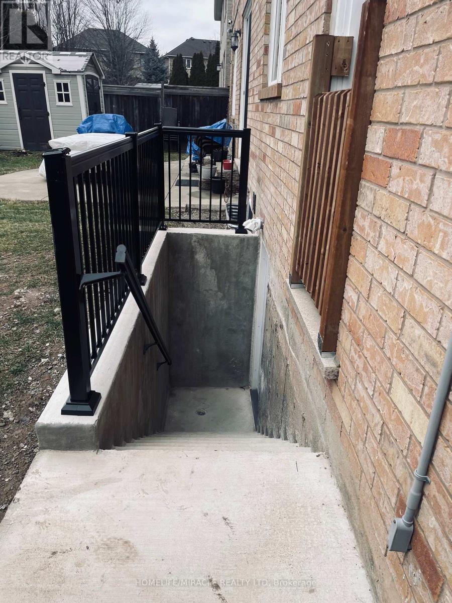 Bsmt - 1-2341 Canonridge Circle, Oakville, Ontario  L6M 4T9 - Photo 17 - W12953342