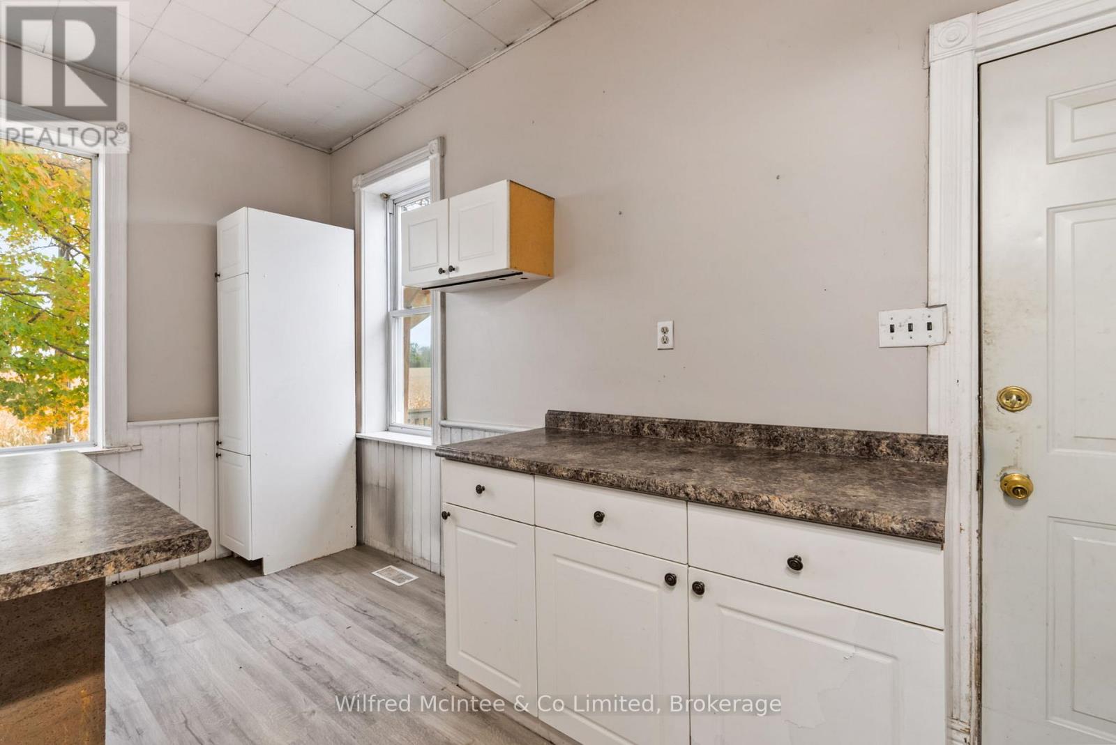 570 20 Side Road, Brockton, Ontario  N0G 2V0 - Photo 11 - X12471074