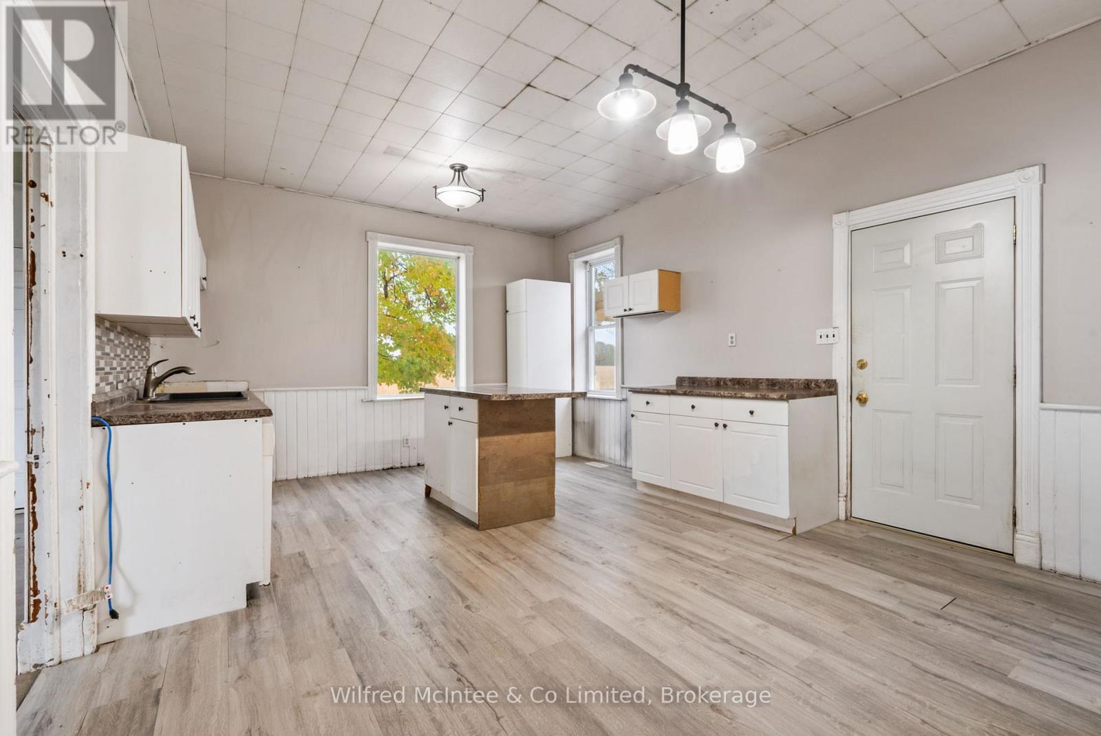 570 20 Side Road, Brockton, Ontario  N0G 2V0 - Photo 14 - X12471074