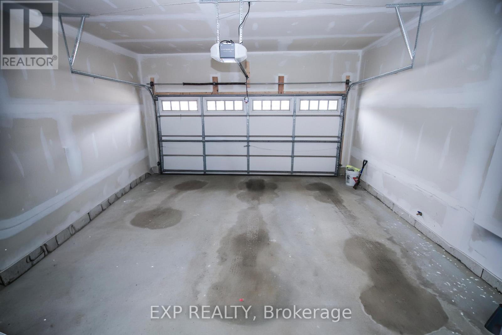 295 Mceachern Lane, Gravenhurst, Ontario  P1P 0H8 - Photo 27 - X12953032