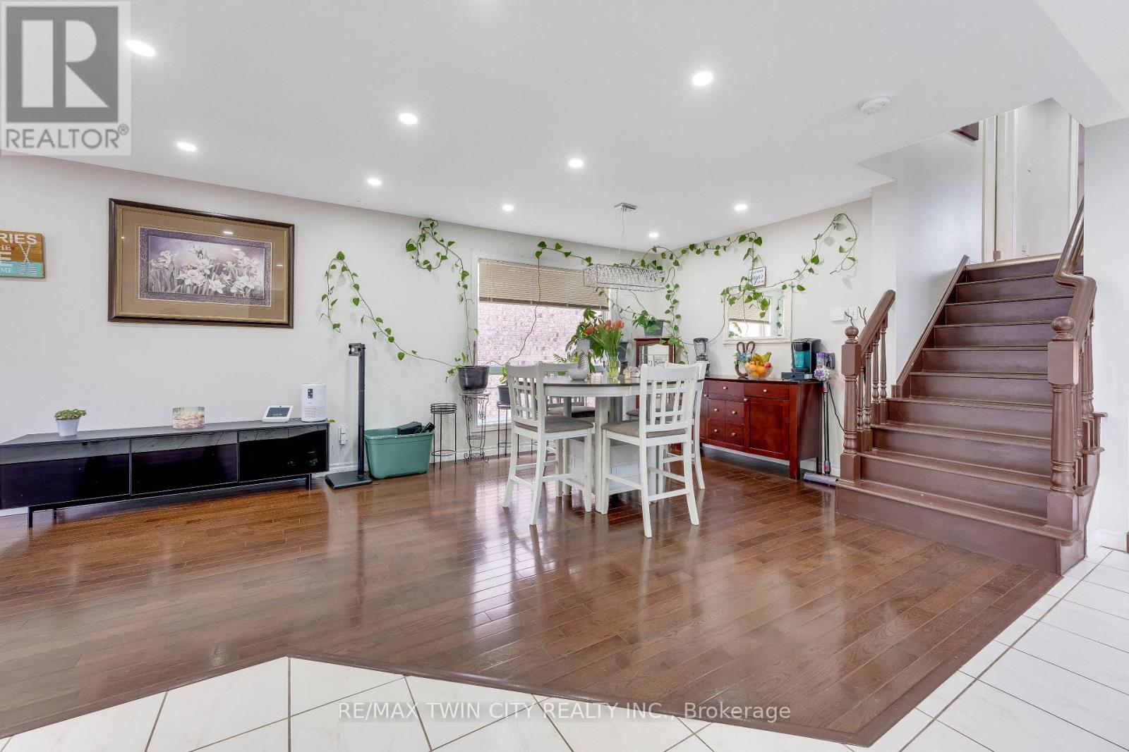 183 Bush Clover Crescent, Kitchener, Ontario  N2E 3P7 - Photo 11 - X12953044