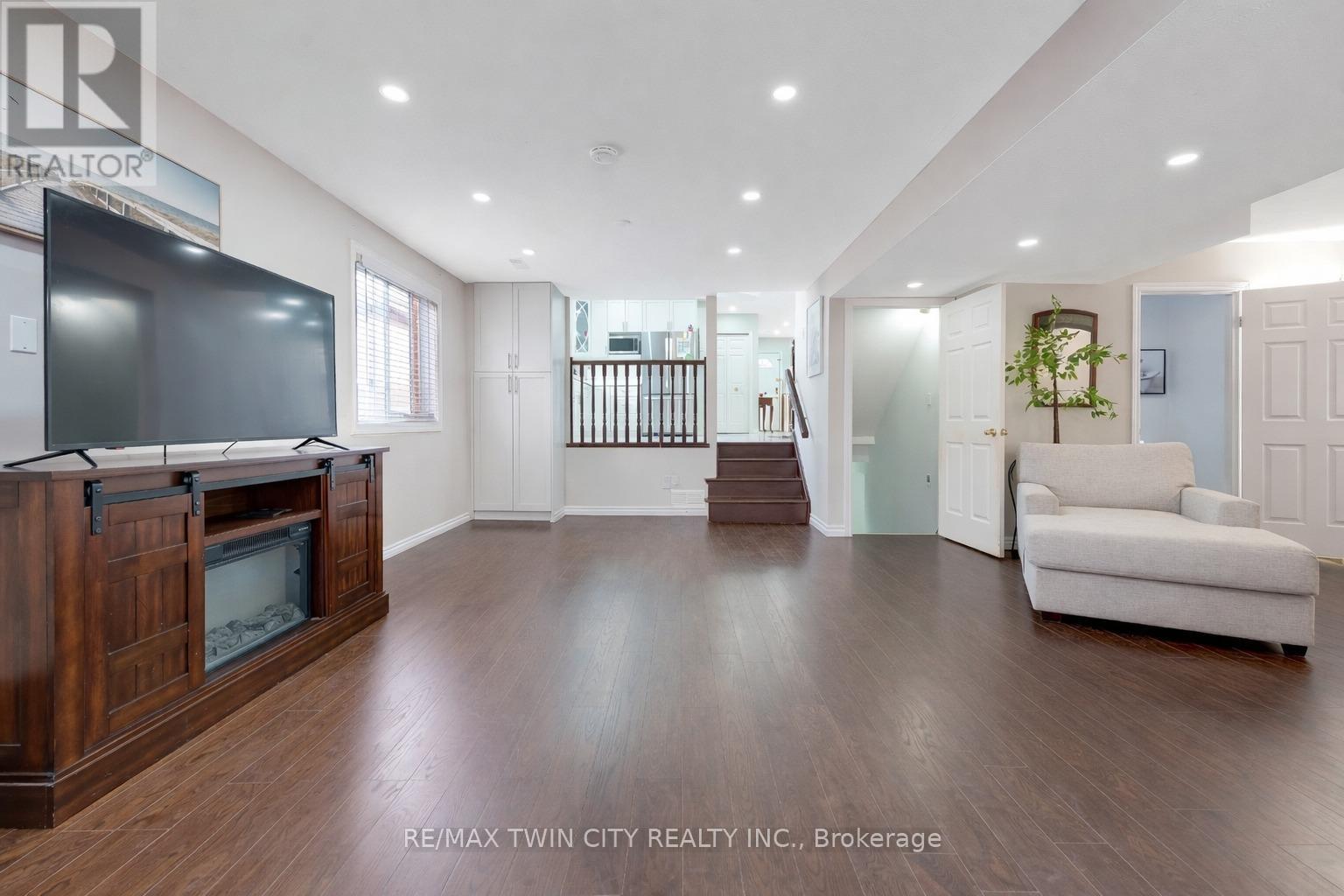 183 Bush Clover Crescent, Kitchener, Ontario  N2E 3P7 - Photo 12 - X12953044