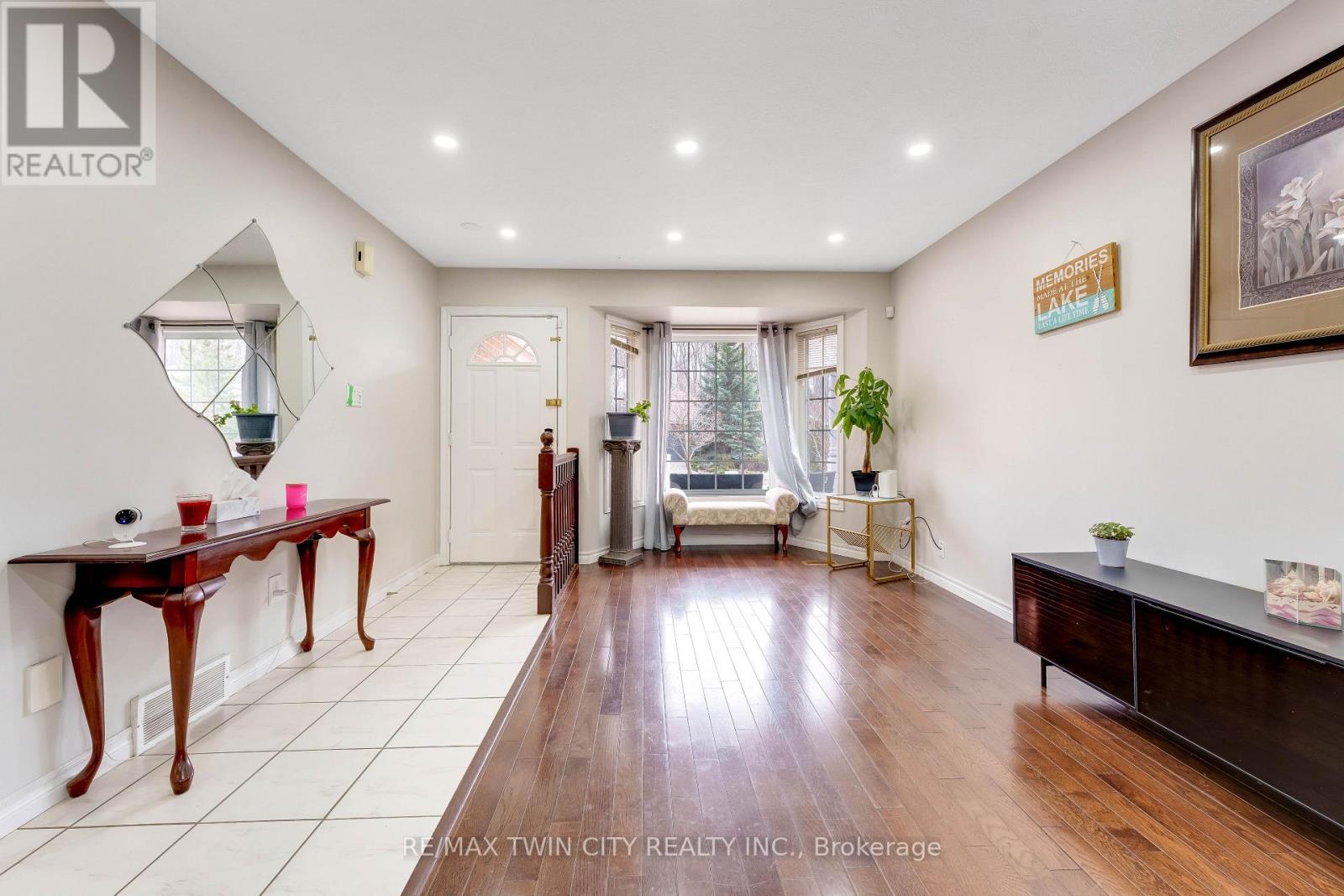 183 Bush Clover Crescent, Kitchener, Ontario  N2E 3P7 - Photo 4 - X12953044