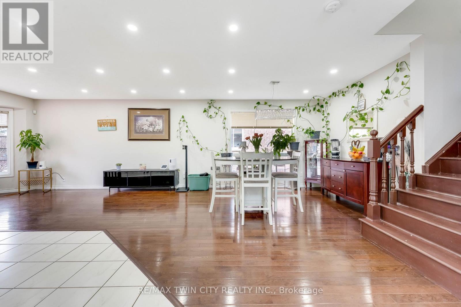 183 Bush Clover Crescent, Kitchener, Ontario  N2E 3P7 - Photo 6 - X12953044