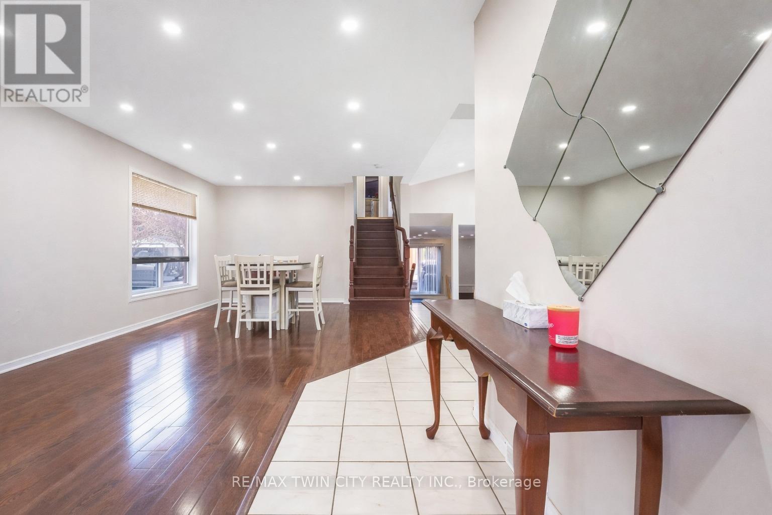 183 Bush Clover Crescent, Kitchener, Ontario  N2E 3P7 - Photo 8 - X12953044