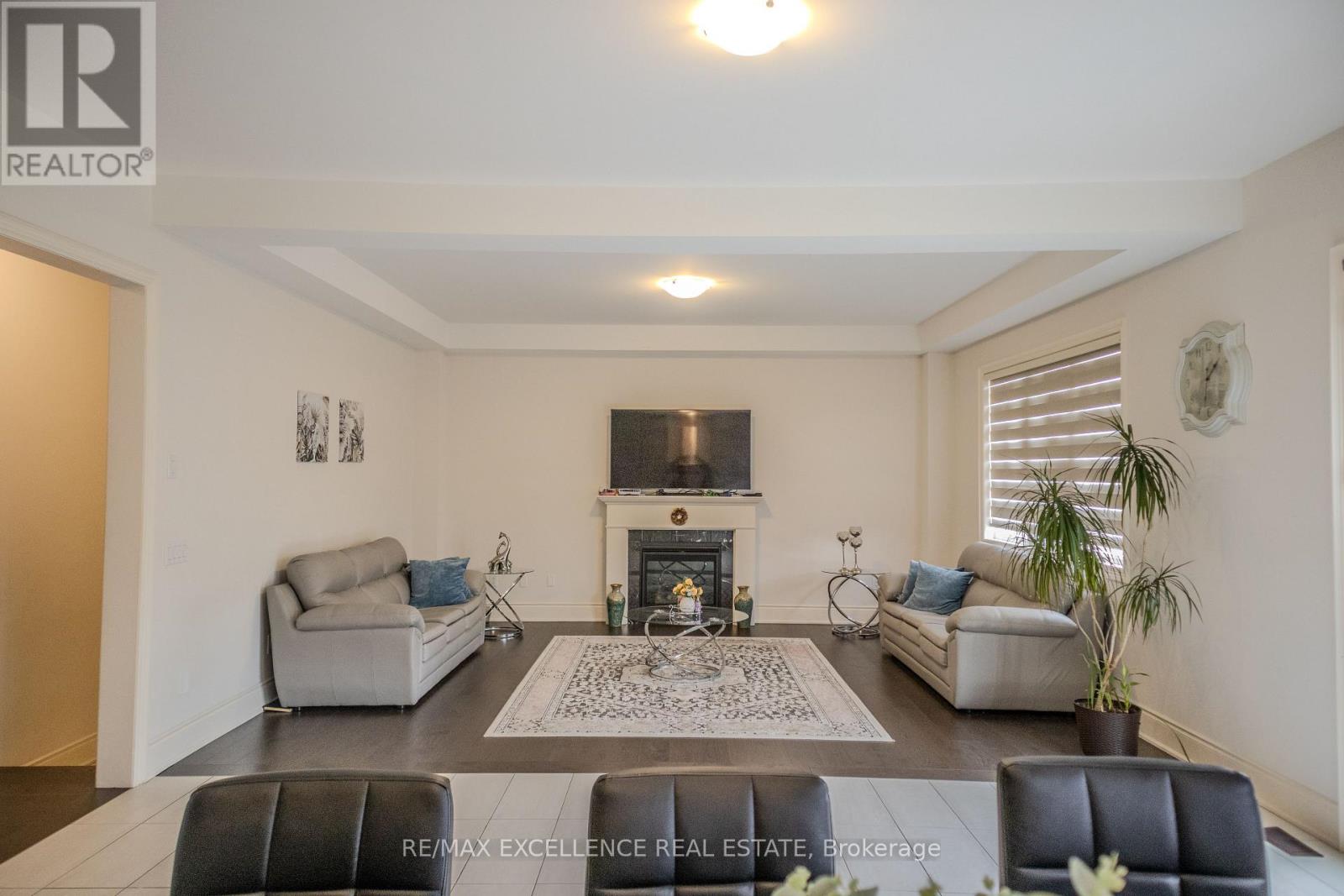 42 Cattail Crescent N, Hamilton, Ontario  L8B 1Z6 - Photo 7 - X12953080