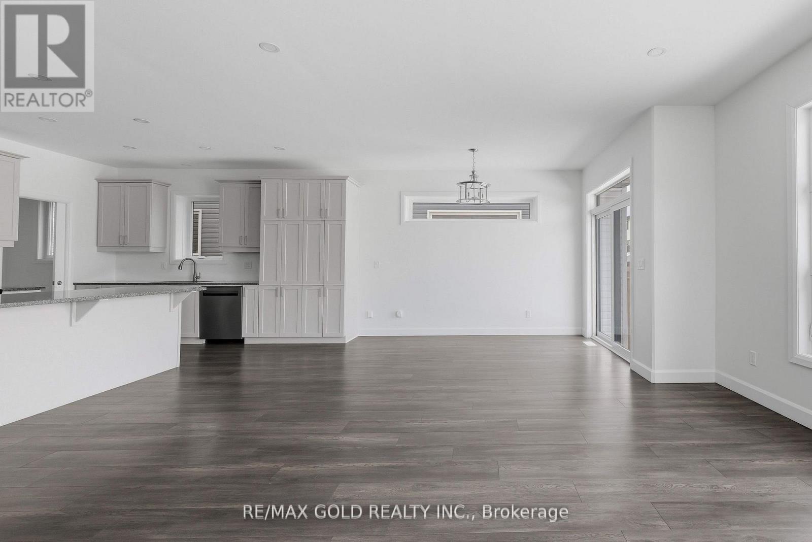 33 Walden Pond Drive, Loyalist, Ontario  K7N 0E7 - Photo 10 - X12953180