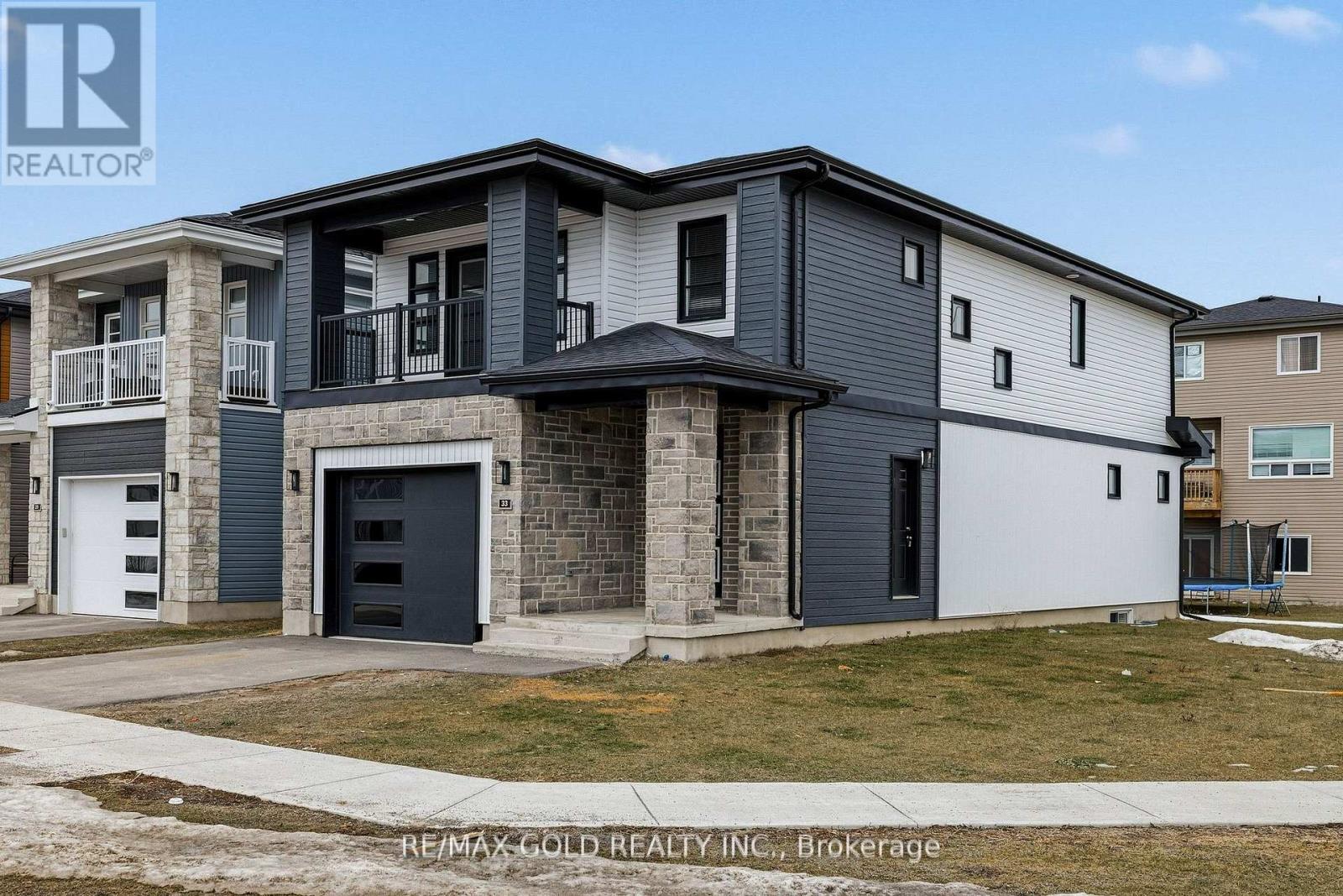 33 Walden Pond Drive, Loyalist, Ontario  K7N 0E7 - Photo 2 - X12953180