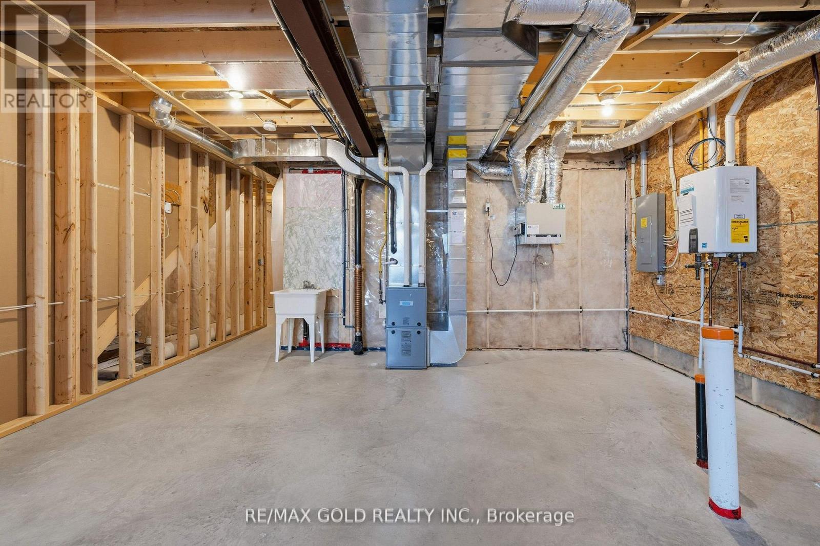 33 Walden Pond Drive, Loyalist, Ontario  K7N 0E7 - Photo 47 - X12953180