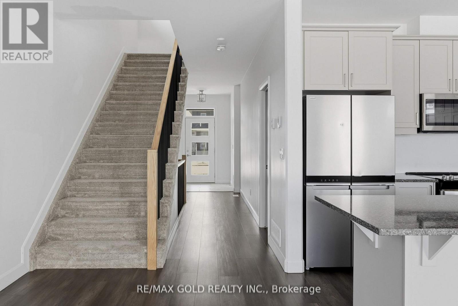 33 Walden Pond Drive, Loyalist, Ontario  K7N 0E7 - Photo 5 - X12953180