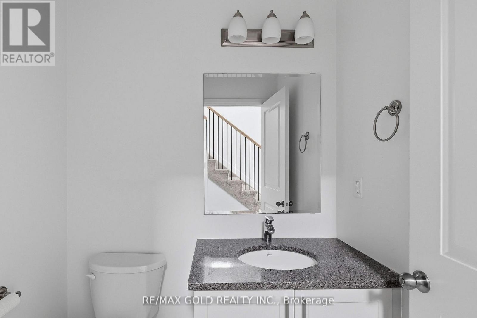 33 Walden Pond Drive, Loyalist, Ontario  K7N 0E7 - Photo 6 - X12953180