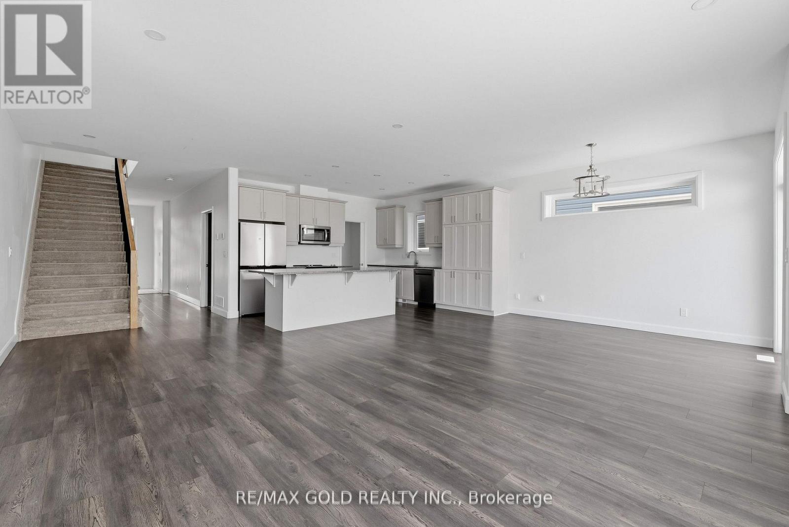 33 Walden Pond Drive, Loyalist, Ontario  K7N 0E7 - Photo 8 - X12953180