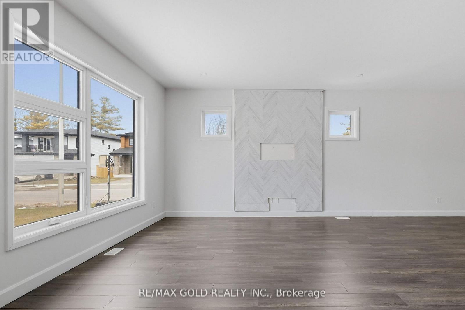 33 Walden Pond Drive, Loyalist, Ontario  K7N 0E7 - Photo 9 - X12953180