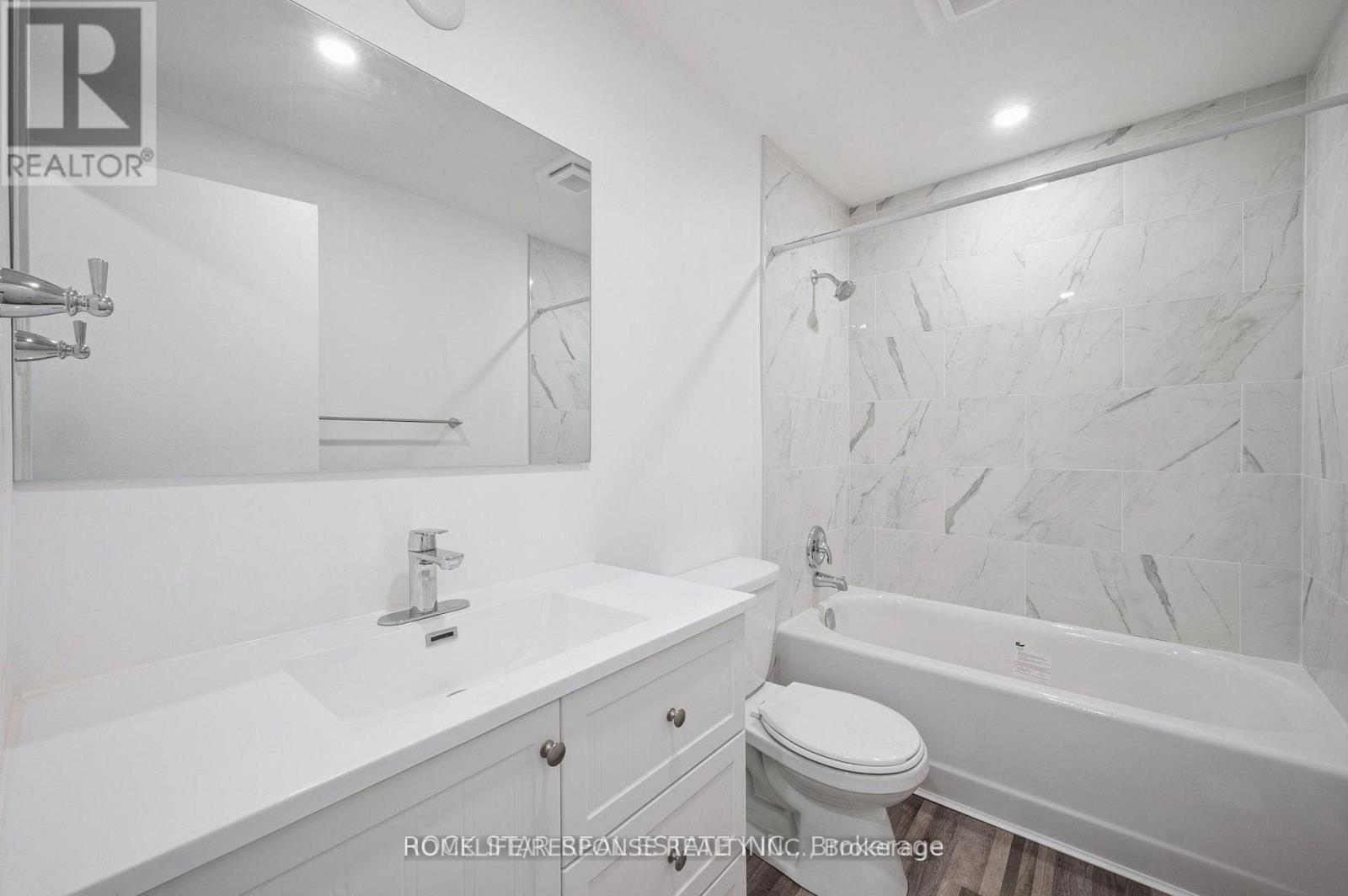 Upper - 118 Selkirk Drive, Kitchener, Ontario  N2E 1M4 - Photo 19 - X12953260