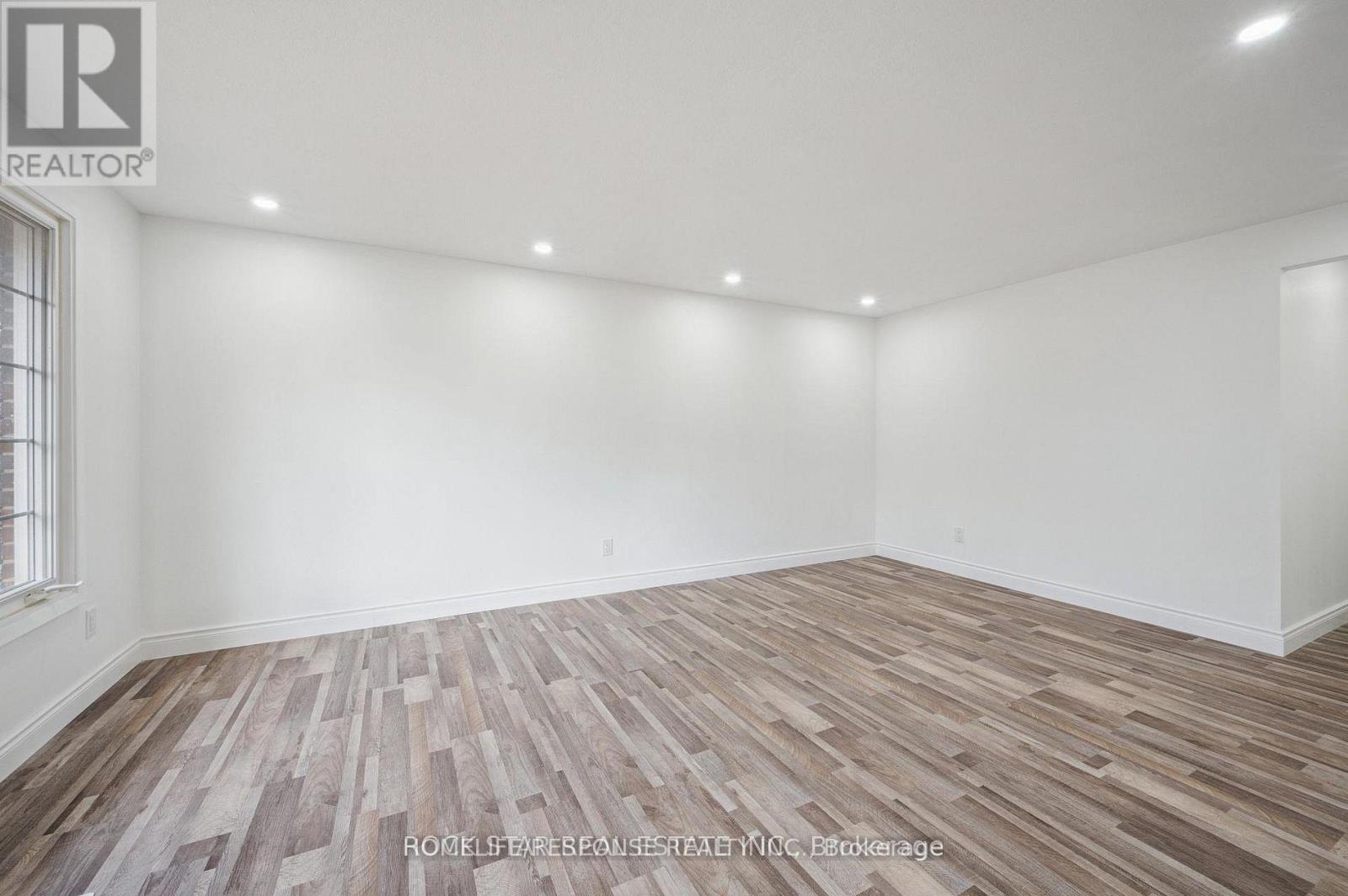 Upper - 118 Selkirk Drive, Kitchener, Ontario  N2E 1M4 - Photo 4 - X12953260