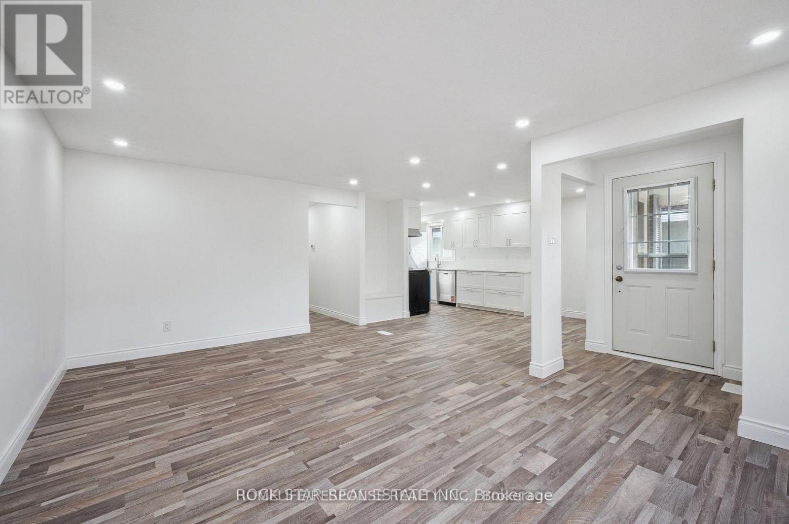 Upper - 118 Selkirk Drive, Kitchener, Ontario  N2E 1M4 - Photo 6 - X12953260