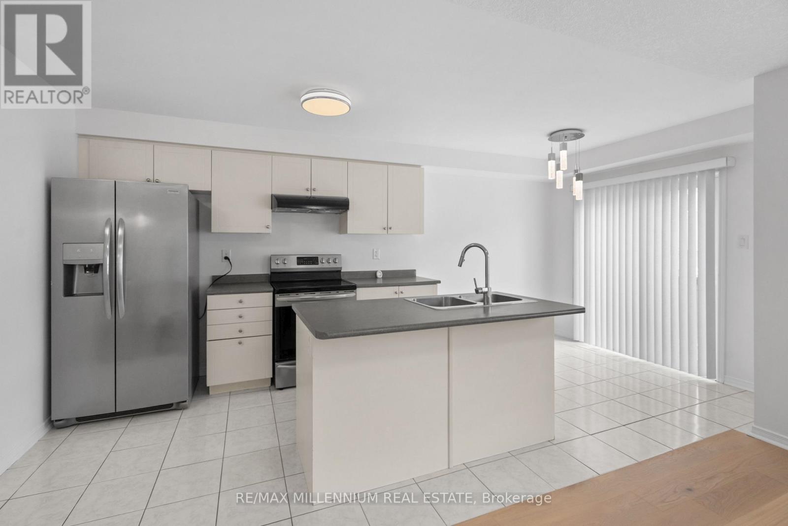 29 Cole Crescent, Brantford, Ontario  N3T 0P4 - Photo 4 - X12953292