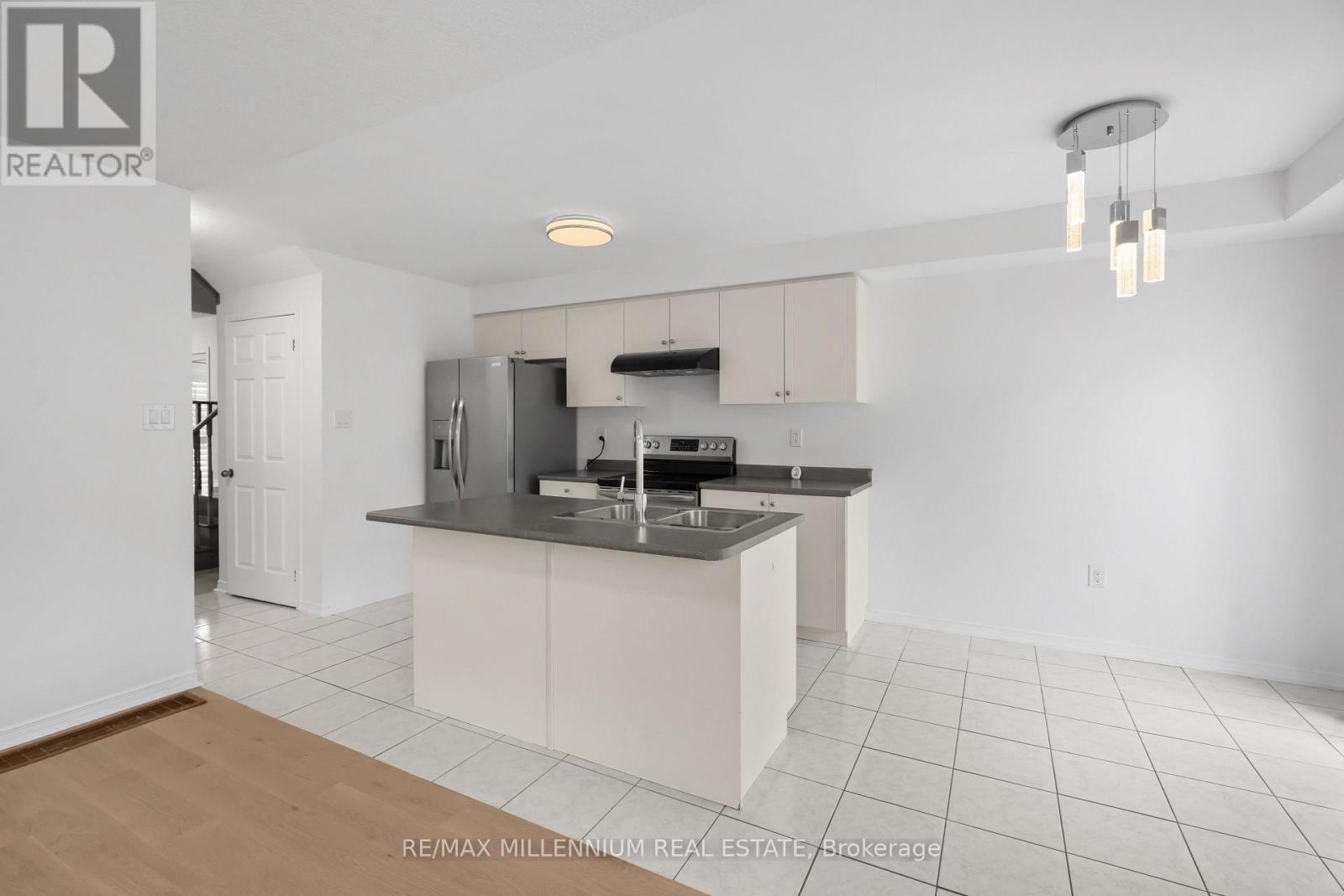 29 Cole Crescent, Brantford, Ontario  N3T 0P4 - Photo 5 - X12953292