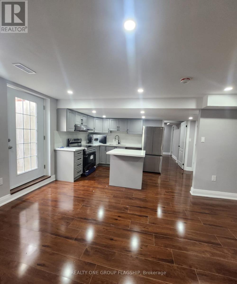 Lower - 15 Sasha Court, Hamilton, Ontario  L8E 0A3 - Photo 6 - X12953358