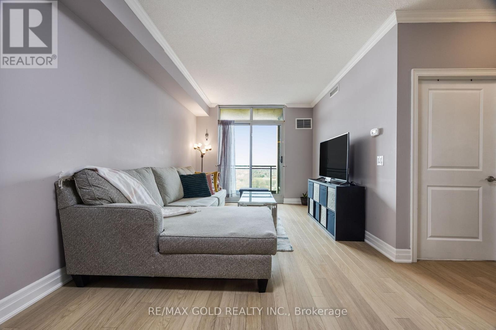 2407 - 100 John Street, Brampton, Ontario  L6W 0A8 - Photo 9 - W12929744