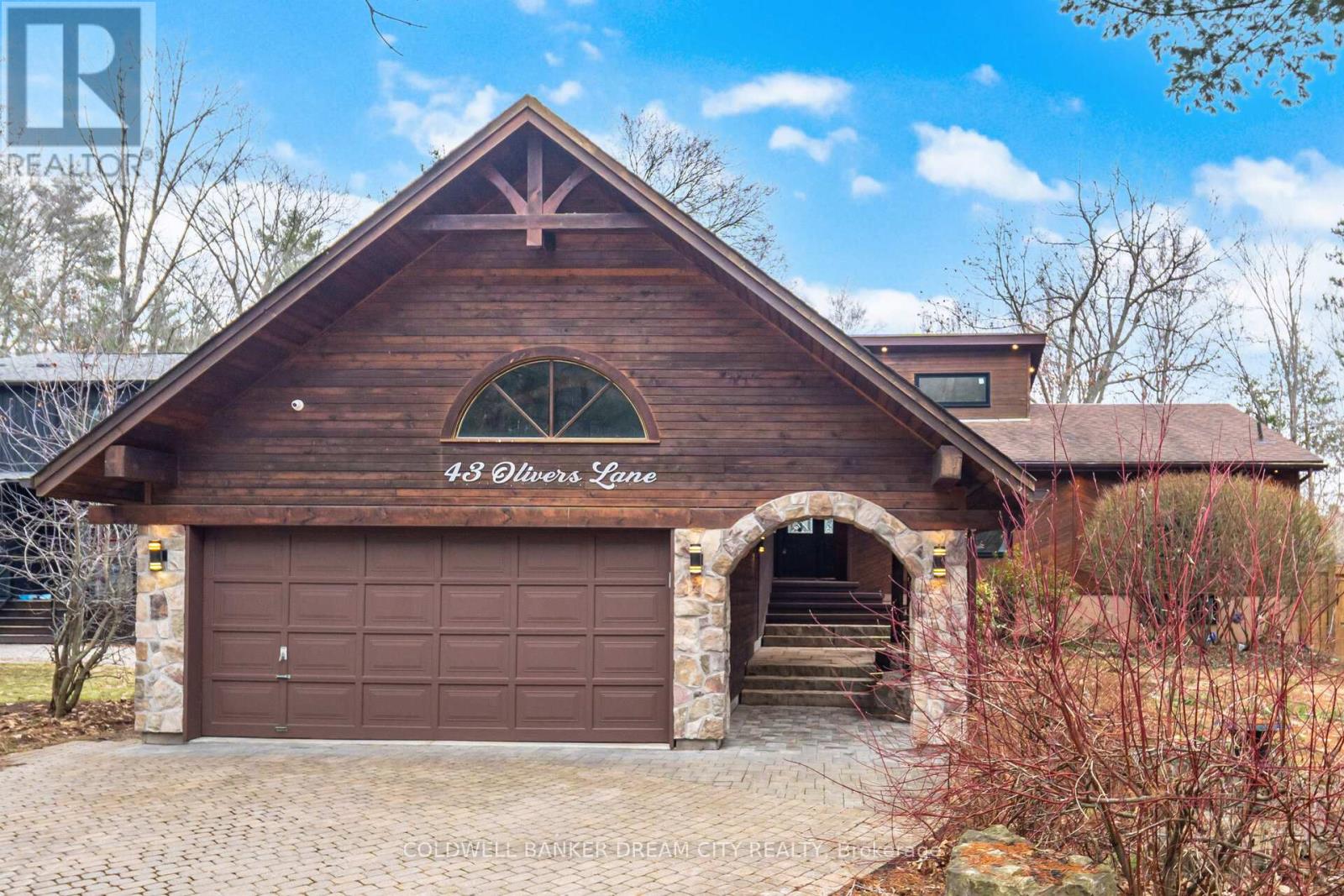 43 OLIVERS LANE, Caledon, Ontario