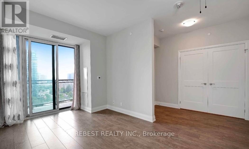 1207 - 15 Lynch Street, Brampton, Ontario  L6W 0C7 - Photo 3 - W12937388