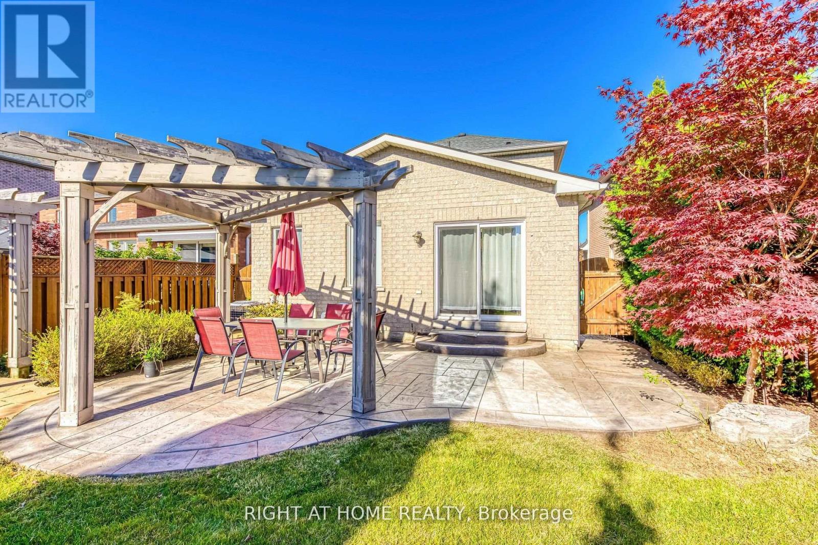 814 Brass Winds Place, Mississauga, Ontario  L5W 1T4 - Photo 8 - W12950684