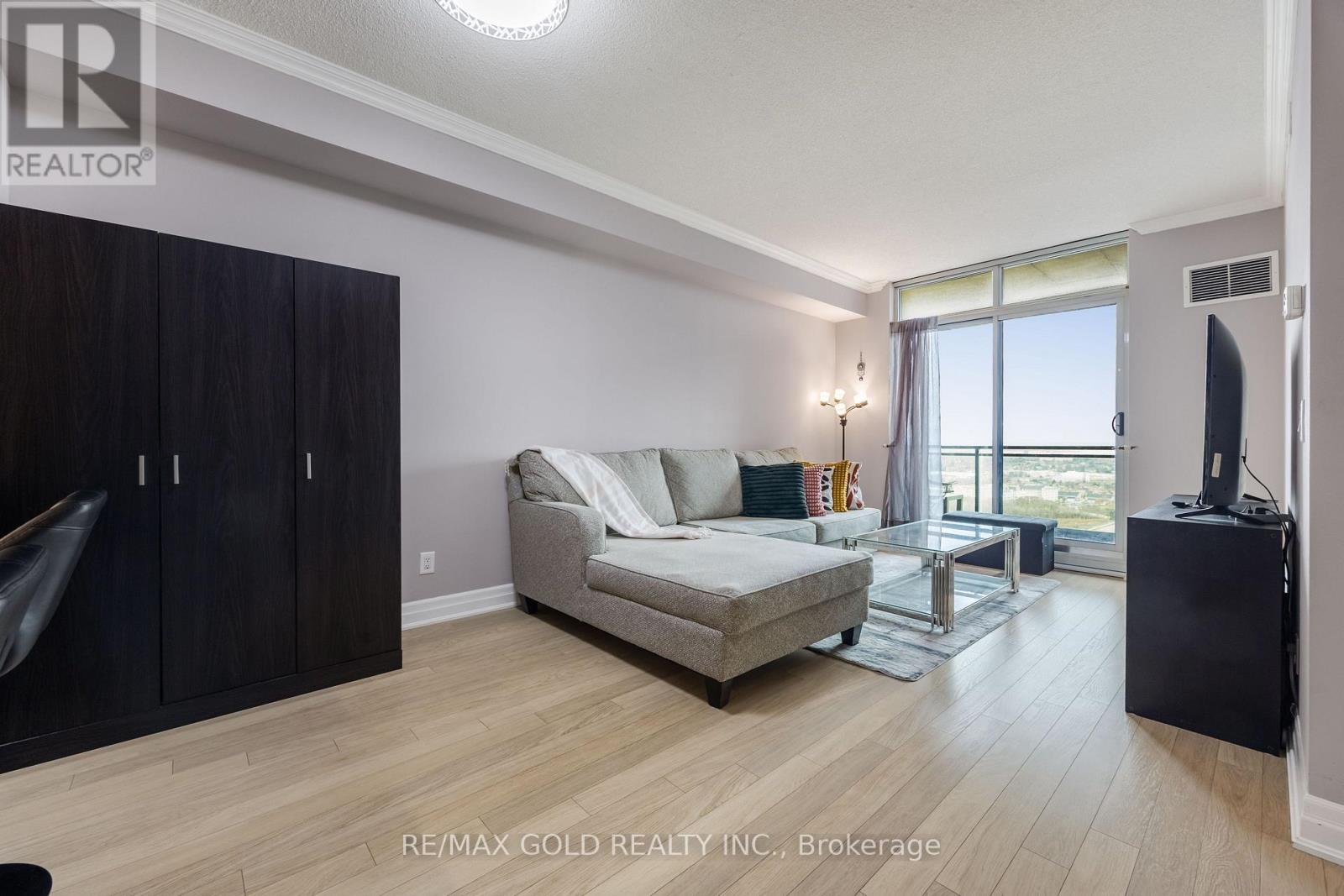 2407 - 100 John Street, Brampton, Ontario  L6W 0A8 - Photo 8 - W12929744